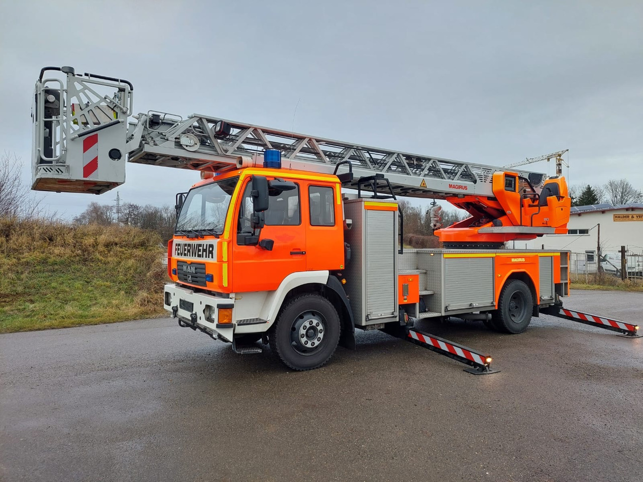 MAN L2000 14.284 4x2 / Iveco Magirus DLK 23-12 CS - Fire truck: picture 1 MAN L2000 14.284 4x2 / Iveco Magirus DLK 23-12 CS - Fire truck: picture 1