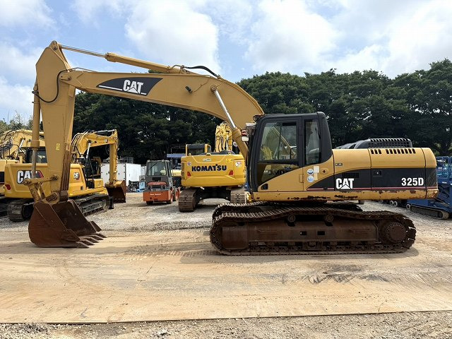 CAT 325D - Crawler excavator: picture 2 CAT 325D - Crawler excavator: picture 2