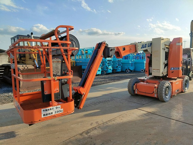 JLG E300AJP - Articulated boom: picture 1 JLG E300AJP - Articulated boom: picture 1