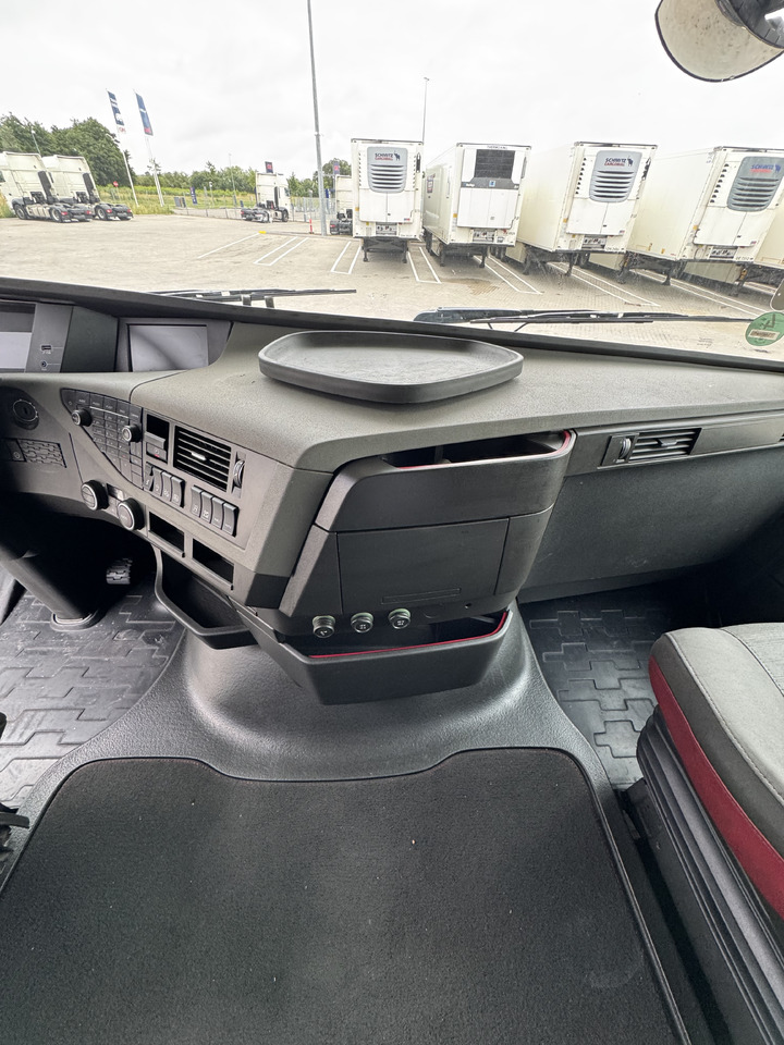 VOLVO DIESEL/LNG - Tractor unit: picture 2 VOLVO DIESEL/LNG - Tractor unit: picture 2