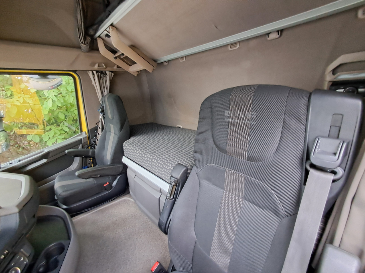 Tractor unit DAF XF 430 NGD: picture 18