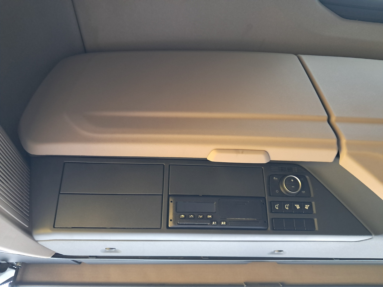 Tractor unit DAF XF 430 NGD: picture 10