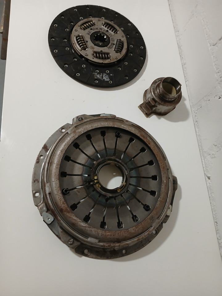 Clutchkit DT790503 for IVECO Eurocargo - Transmission: picture 1 Clutchkit DT790503 for IVECO Eurocargo - Transmission: picture 1