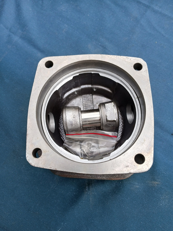 DT Cylinder/ Piston aircompressor for Mercedes  - Air brake compressor: picture 2 DT Cylinder/ Piston aircompressor for Mercedes  - Air brake compressor: picture 2