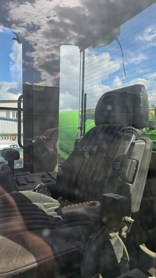 Wheel loader CATERPILLAR 924H: picture 16