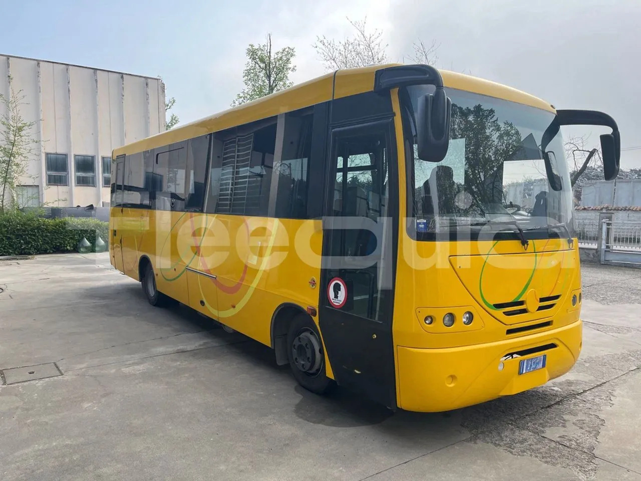 Iveco 100/E4 - School bus: picture 1 Iveco 100/E4 - School bus: picture 1