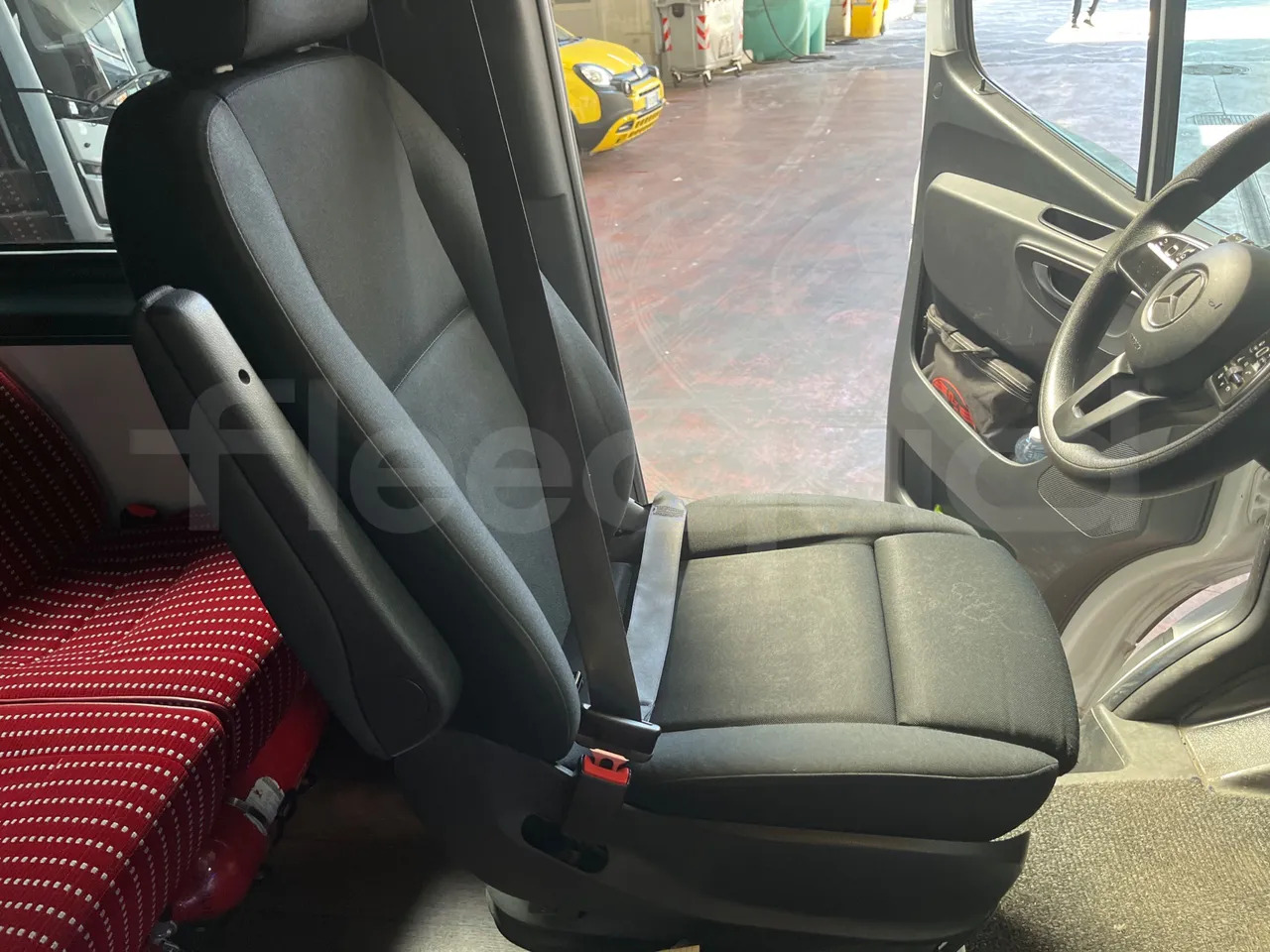 Suburban bus Mercedes-Benz Sprinter: picture 16