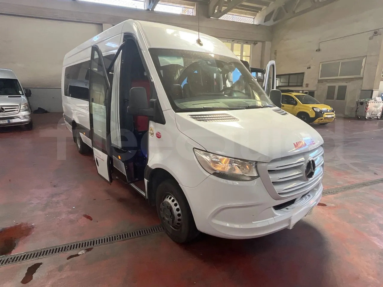 Suburban bus Mercedes-Benz Sprinter: picture 11