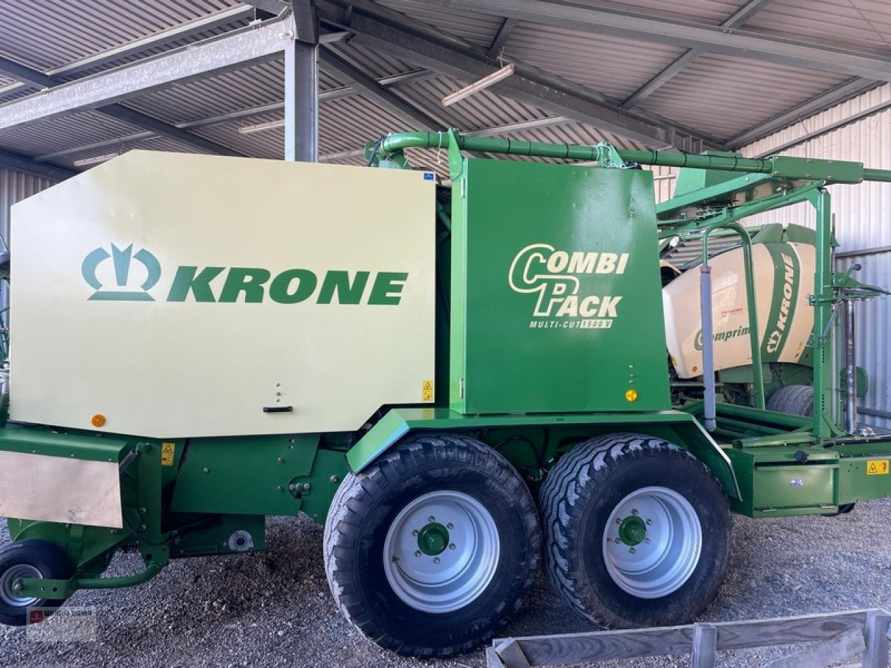 Krone COMBI PACK 1500 - Round baler: picture 1 Krone COMBI PACK 1500 - Round baler: picture 1