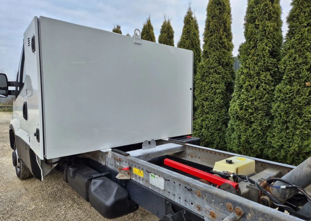 Iveco IVECO 35C17 3.0 170KM *HIMATIC* - Tipper van: picture 4 Iveco IVECO 35C17 3.0 170KM *HIMATIC* - Tipper van: picture 4