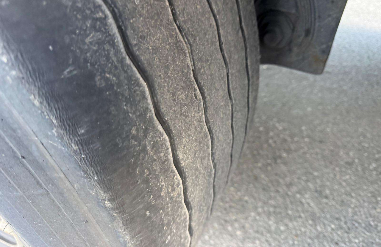 Krone Standart - Closed box semi-trailer: picture 3 Krone Standart - Closed box semi-trailer: picture 3