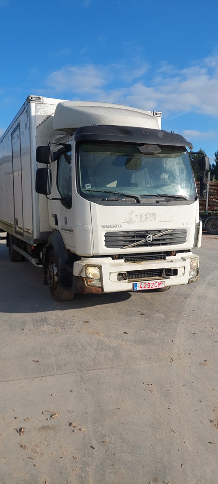 VOLVO FL240 - Box truck: picture 2 VOLVO FL240 - Box truck: picture 2