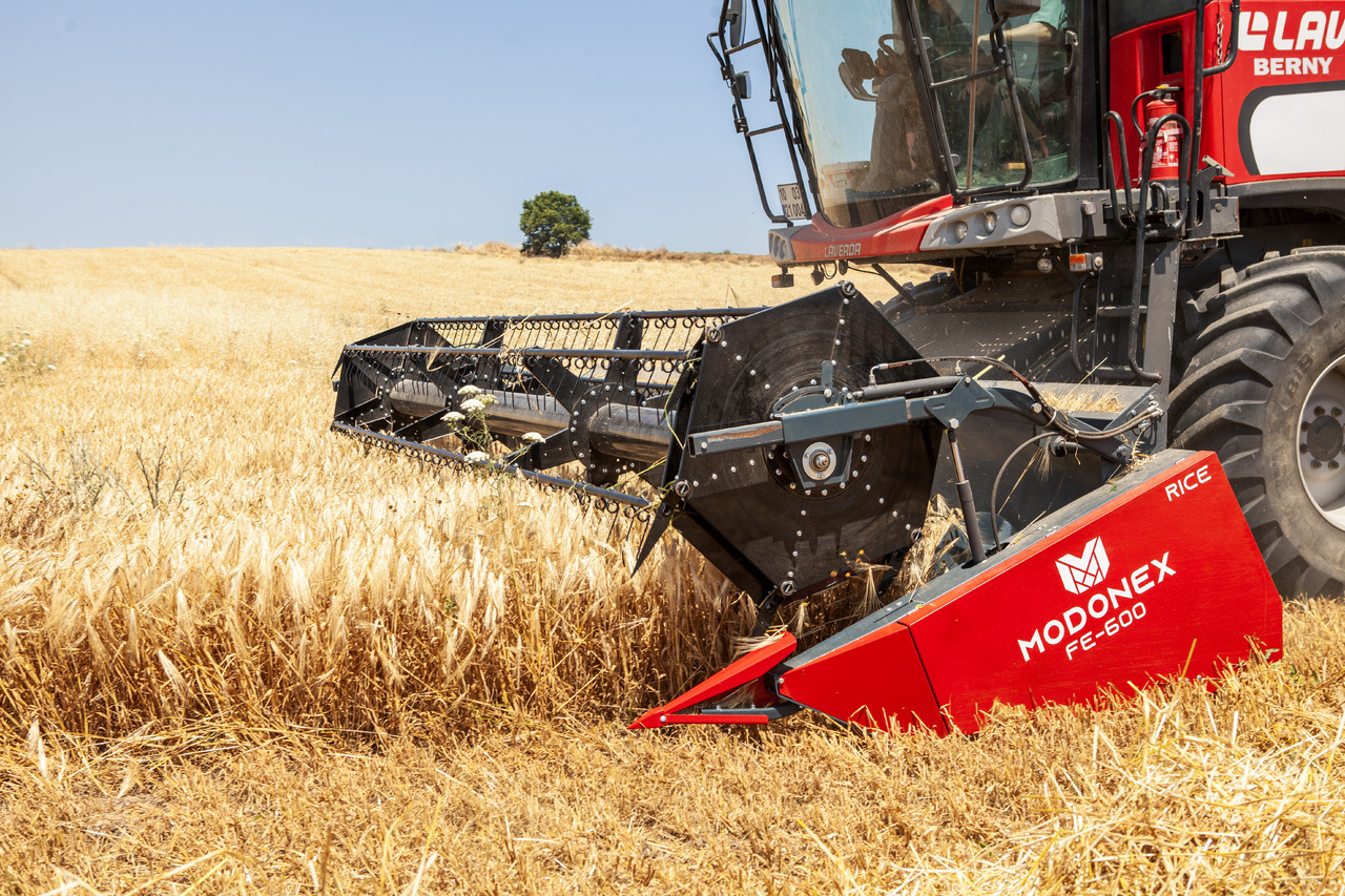 Modonex FE-600 - Combine header: picture 2 Modonex FE-600 - Combine header: picture 2