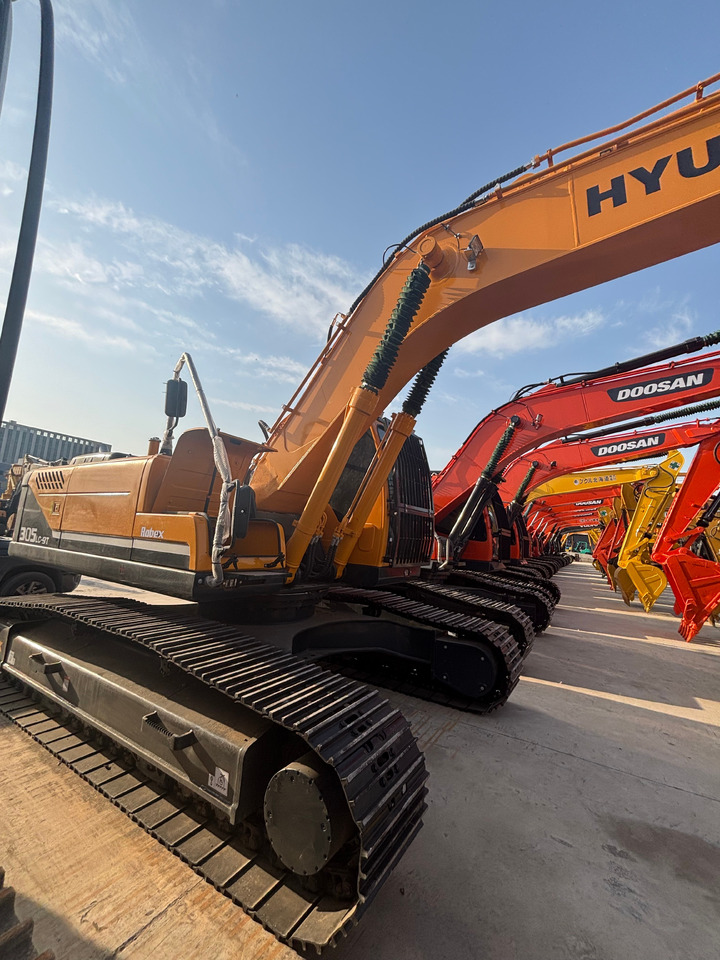 HYUNDAI 305LC-9T 30 ton class hydraulic excavator Hydraulic excavators customizable buckets hammer - Crawler excavator: picture 2 HYUNDAI 305LC-9T 30 ton class hydraulic excavator Hydraulic excavators customizable buckets hammer - Crawler excavator: picture 2
