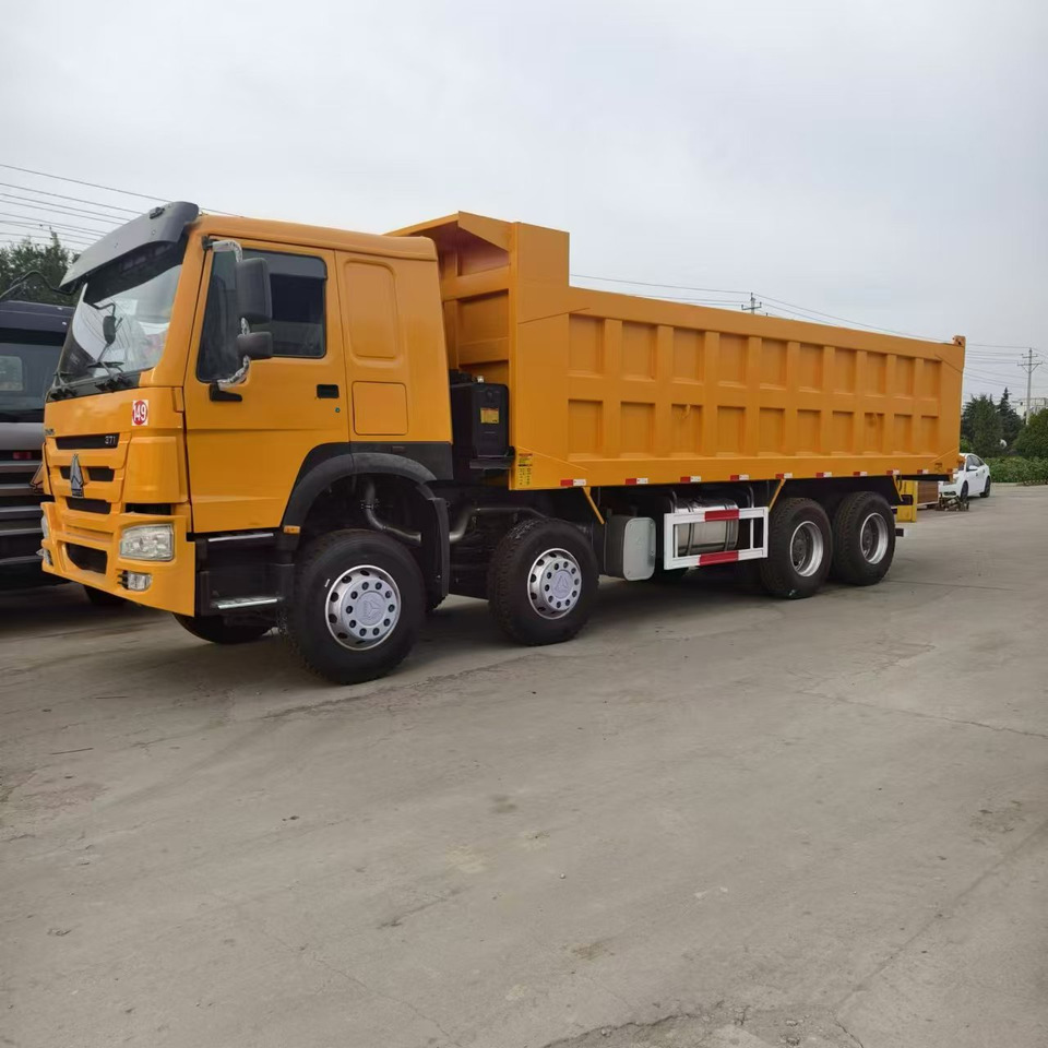 Tipper SINOTRUK howo 371 8x4 dump truck: picture 7 Tipper SINOTRUK howo 371 8x4 dump truck: picture 7