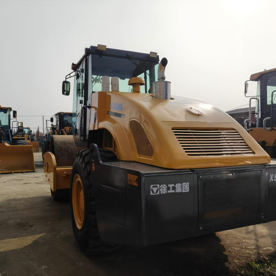 XCMG XS223J used road roller low hours factory price - Compactor: picture 2 XCMG XS223J used road roller low hours factory price - Compactor: picture 2