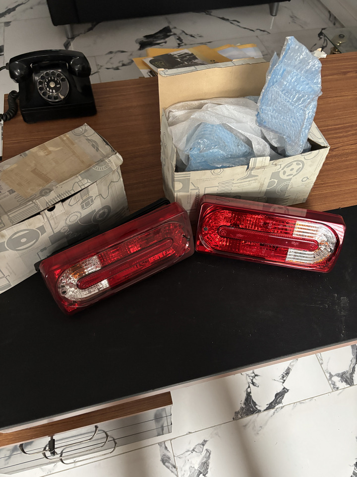 MERCEDES-BENZ G W463 G SERIES TAIL LIGHT - Tail light: picture 3 MERCEDES-BENZ G W463 G SERIES TAIL LIGHT - Tail light: picture 3