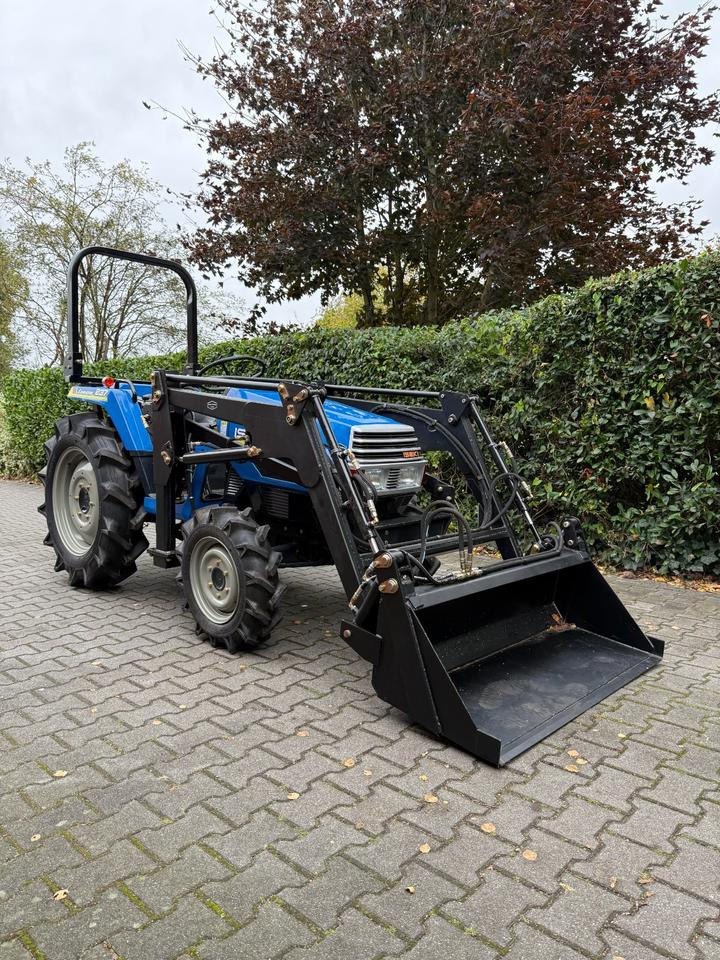 Kleintraktor Iseki TU237 mit Frontlader ab 149 € pro Monat. - Mini tractor: picture 2 Kleintraktor Iseki TU237 mit Frontlader ab 149 € pro Monat. - Mini tractor: picture 2