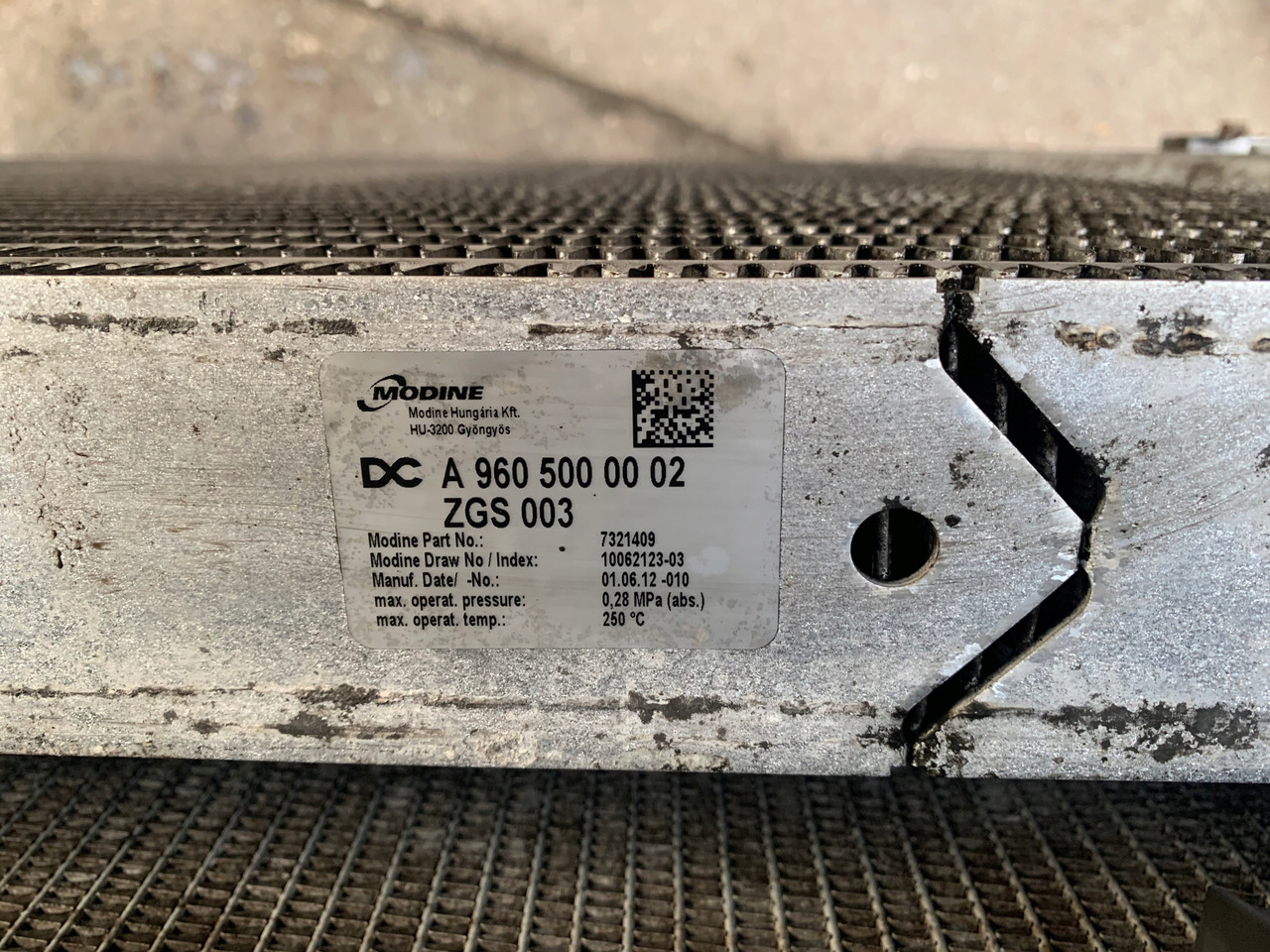 CHŁODNICA WODY POWIETRZA MERCEDES ACTROS MP4 MP 4 - Radiator for Truck: picture 3 CHŁODNICA WODY POWIETRZA MERCEDES ACTROS MP4 MP 4 - Radiator for Truck: picture 3