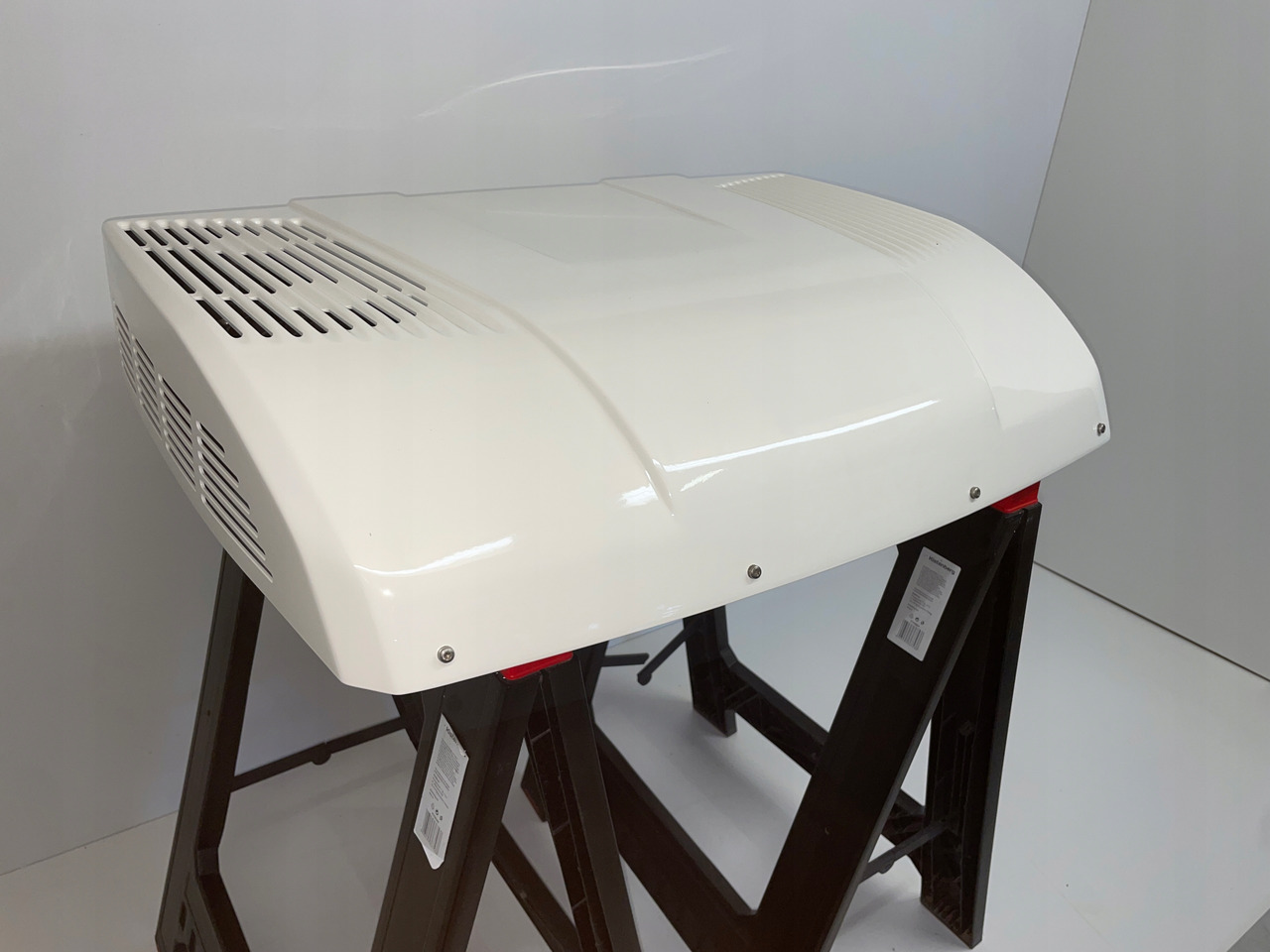 KLIMATYZACJA MAN SCANIA WAECO RT880 RT 880 - AC compressor for Truck: picture 2 KLIMATYZACJA MAN SCANIA WAECO RT880 RT 880 - AC compressor for Truck: picture 2