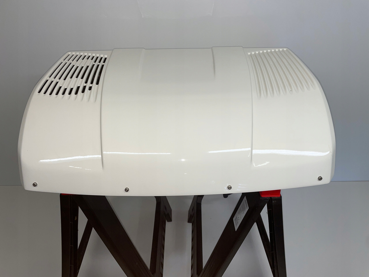 KLIMATYZACJA MAN SCANIA WAECO RT880 RT 880 - AC compressor for Truck: picture 1 KLIMATYZACJA MAN SCANIA WAECO RT880 RT 880 - AC compressor for Truck: picture 1