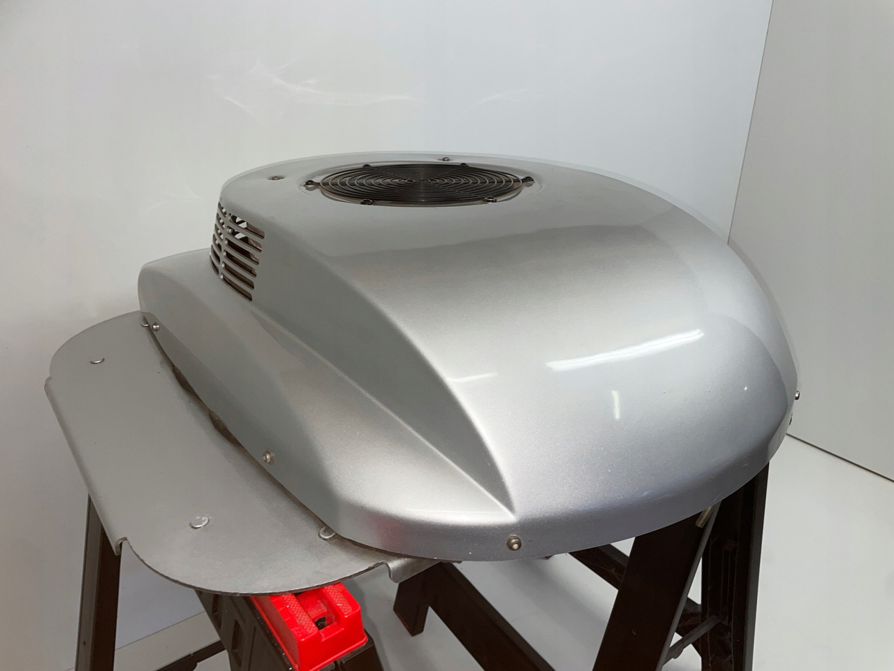 KLIMATYZACJA POSTOJOWA WAECO CA800 MAN SCANIA VOLVO DAF CA-0800-DC - AC compressor for Truck: picture 3 KLIMATYZACJA POSTOJOWA WAECO CA800 MAN SCANIA VOLVO DAF CA-0800-DC - AC compressor for Truck: picture 3