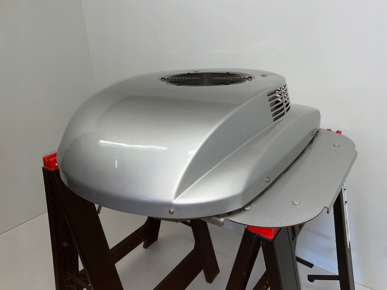 KLIMATYZACJA POSTOJOWA WAECO CA800 MAN SCANIA VOLVO DAF CA-0800-DC - AC compressor for Truck: picture 4 KLIMATYZACJA POSTOJOWA WAECO CA800 MAN SCANIA VOLVO DAF CA-0800-DC - AC compressor for Truck: picture 4