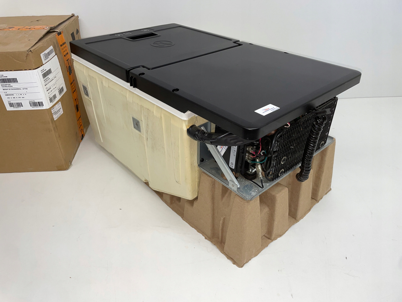 LODÓWKA CHŁODZIARKA MAN TGS TGL TGM 3 TGS3 EURO 6 81639106400 - Cab and interior for Truck: picture 5 LODÓWKA CHŁODZIARKA MAN TGS TGL TGM 3 TGS3 EURO 6 81639106400 - Cab and interior for Truck: picture 5