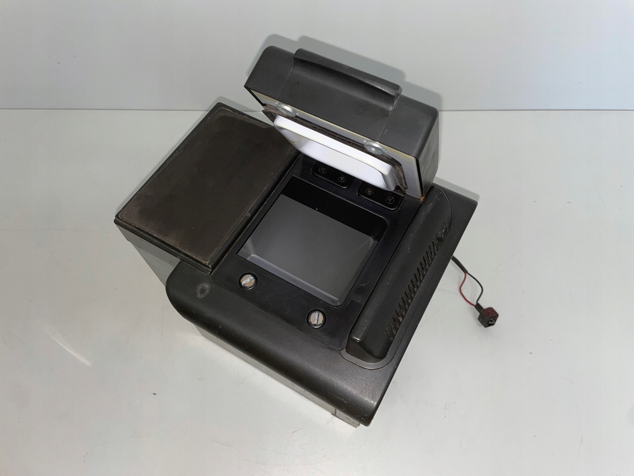 LODÓWKA CHŁODZIARKA RENAULT MAGNUM DXI 24V 6L 60W 5010309920 - Cab and interior for Truck: picture 2 LODÓWKA CHŁODZIARKA RENAULT MAGNUM DXI 24V 6L 60W 5010309920 - Cab and interior for Truck: picture 2