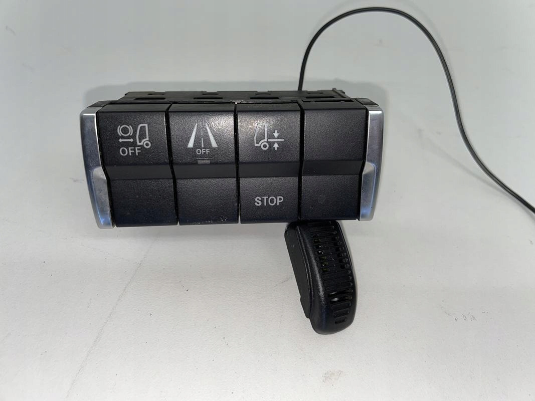 WŁĄCZNIK PANEL STERUJĄCY ACTROS MP4 A9605400246 - Dashboard for Truck: picture 1 WŁĄCZNIK PANEL STERUJĄCY ACTROS MP4 A9605400246 - Dashboard for Truck: picture 1