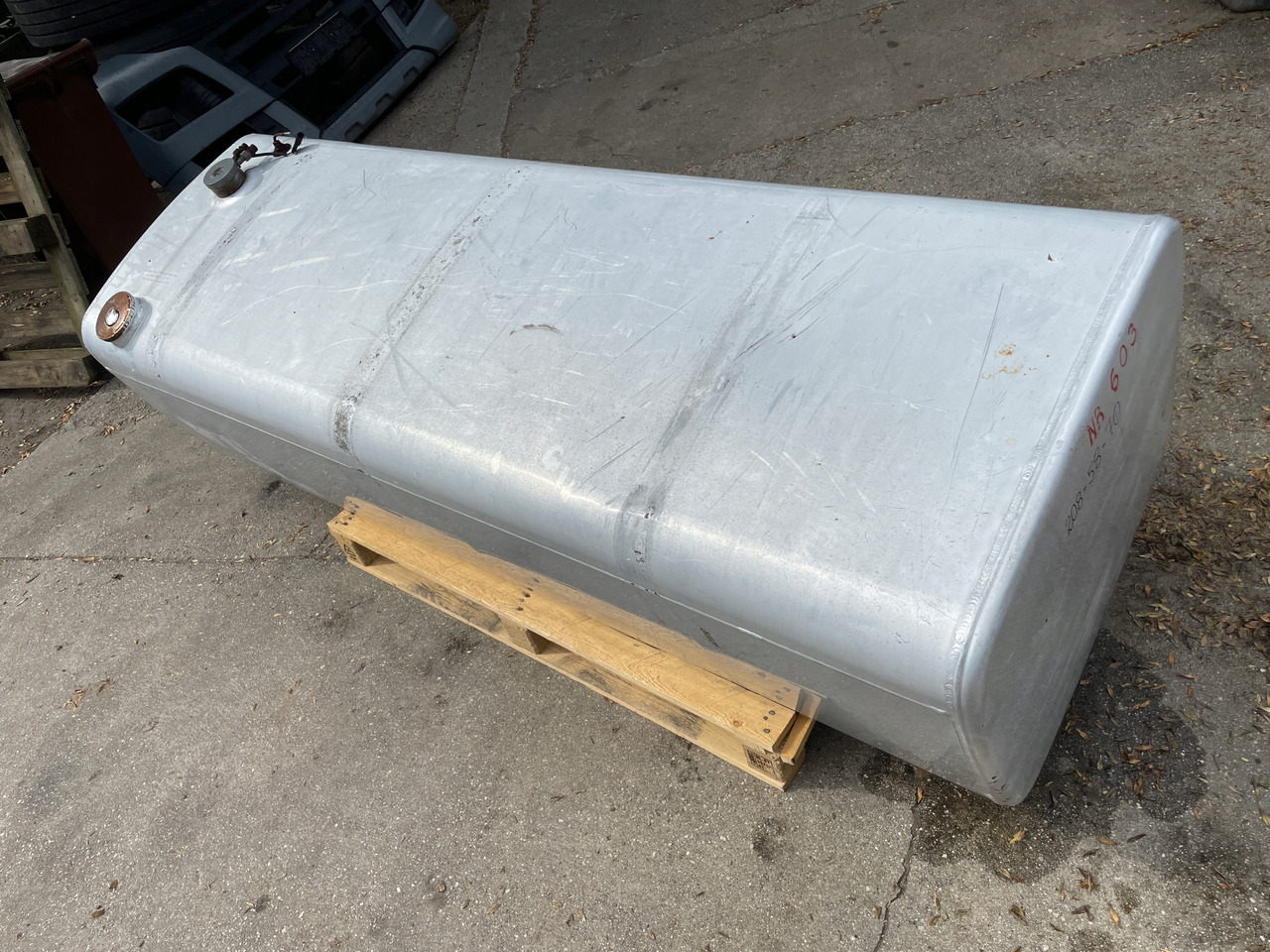 ZBIORNIK PALIWA IVECO MERCEDES 208 X 58 X 70 - Fuel tank for Truck: picture 3 ZBIORNIK PALIWA IVECO MERCEDES 208 X 58 X 70 - Fuel tank for Truck: picture 3