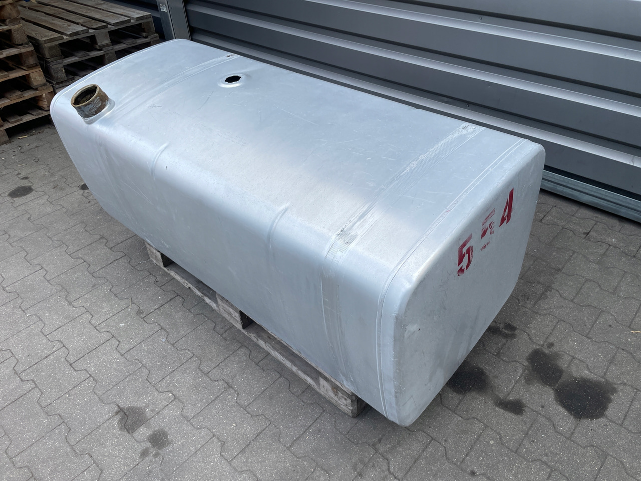 ZBIORNIK PALIWA IVECO STRALIS HI WAY 600 L 41042553 - Fuel tank for Truck: picture 4 ZBIORNIK PALIWA IVECO STRALIS HI WAY 600 L 41042553 - Fuel tank for Truck: picture 4