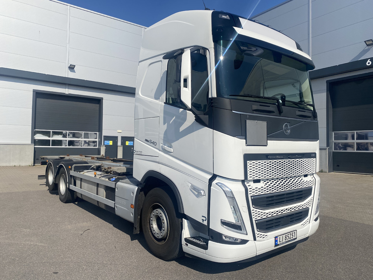 Volvo FH 540 - Container transporter/ Swap body truck: picture 2 Volvo FH 540 - Container transporter/ Swap body truck: picture 2