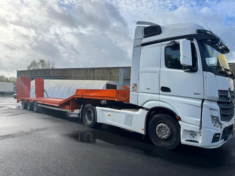 Castera - Tractor unit, Low loader semi-trailer: picture 1 Castera - Tractor unit, Low loader semi-trailer: picture 1