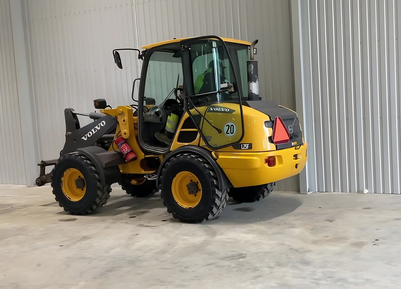 Volvo L 25 - Wheel loader: picture 1 Volvo L 25 - Wheel loader: picture 1
