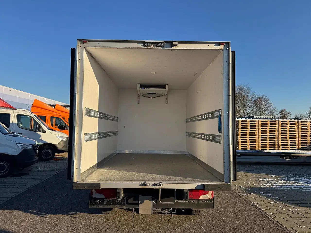 Refrigerated delivery van Mercedes-Benz Sprinter 317 CDI Lang Tiefkühlkoffer Carrier: picture 13