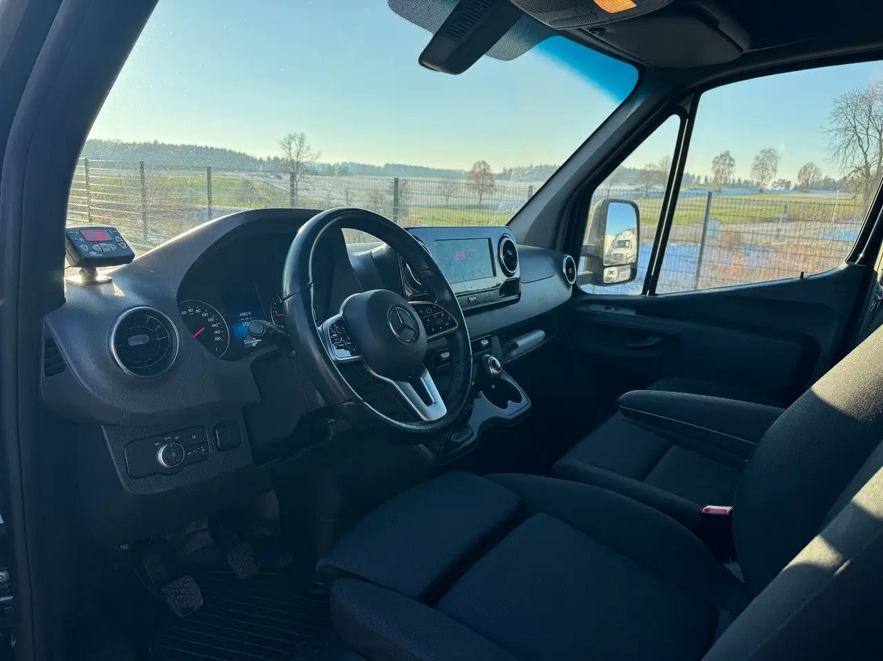 Refrigerated delivery van Mercedes-Benz Sprinter 317 CDI Lang Tiefkühlkoffer Carrier: picture 9