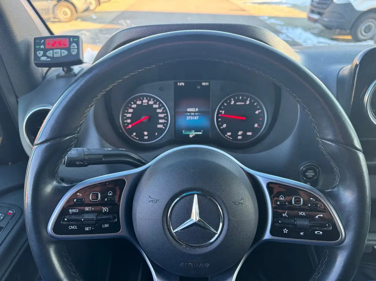 Refrigerated delivery van Mercedes-Benz Sprinter 317 CDI Lang Tiefkühlkoffer Carrier: picture 10