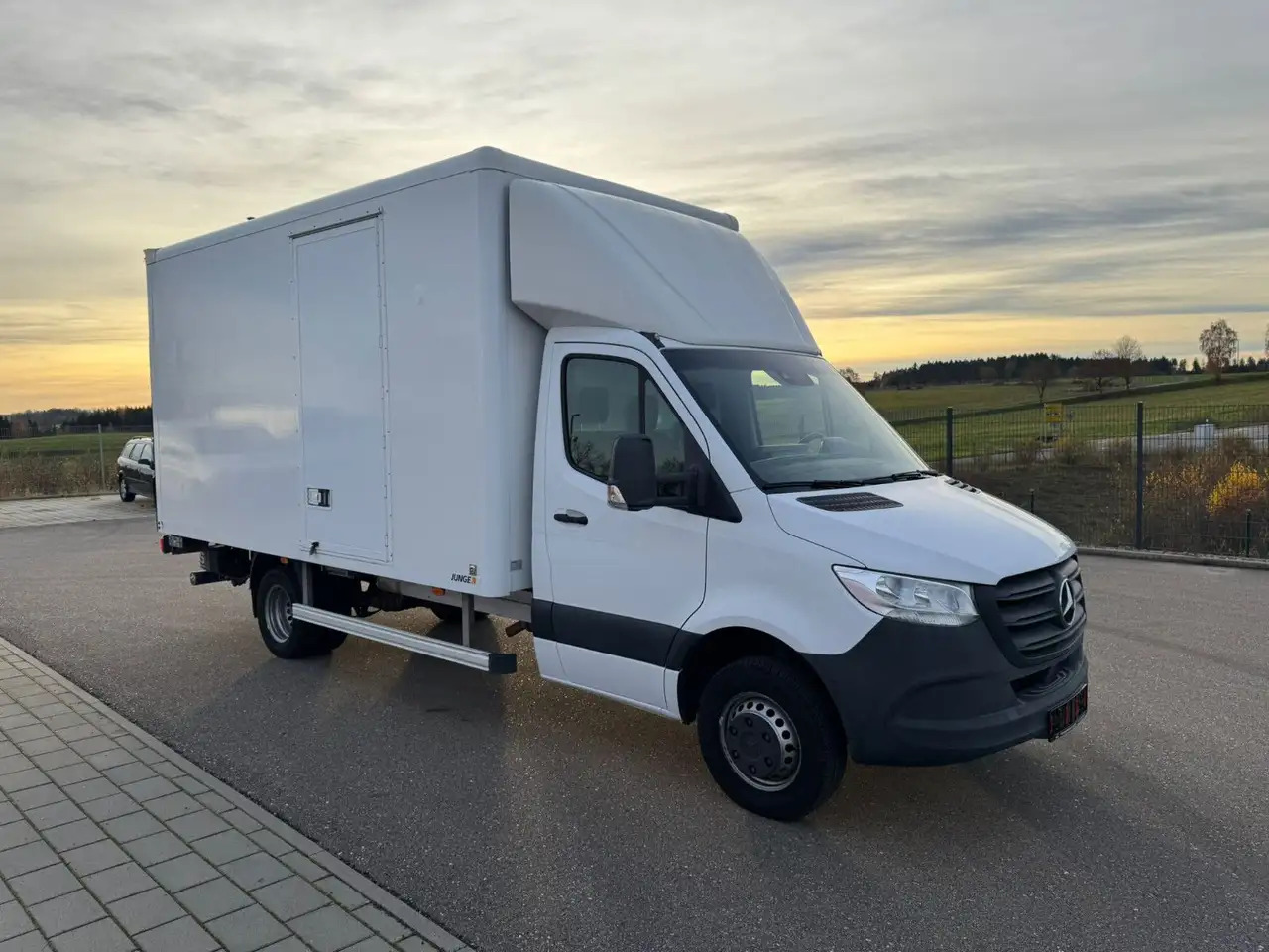 Mercedes-Benz Sprinter 516 CDI Maxi Koffer LBW AHK Klima - Closed box van: picture 2 Mercedes-Benz Sprinter 516 CDI Maxi Koffer LBW AHK Klima - Closed box van: picture 2