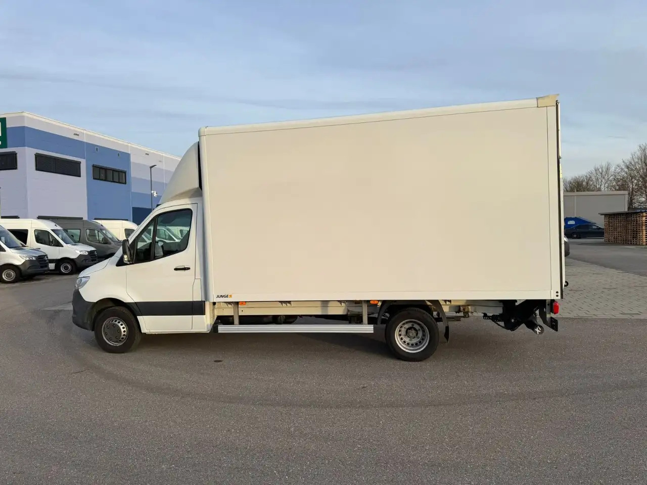 Mercedes-Benz Sprinter 516 CDI Maxi Koffer LBW AHK Klima - Closed box van: picture 3 Mercedes-Benz Sprinter 516 CDI Maxi Koffer LBW AHK Klima - Closed box van: picture 3