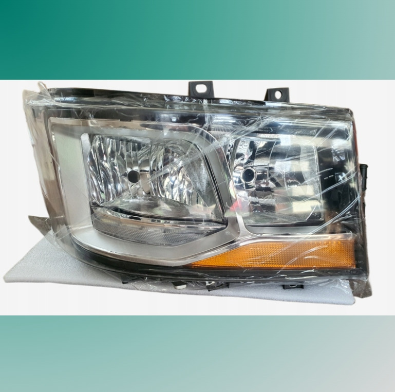 NOWY REFLEKTOR PRAWY SCANIA L,P,G,R,S - Headlight for Truck: picture 1 NOWY REFLEKTOR PRAWY SCANIA L,P,G,R,S - Headlight for Truck: picture 1