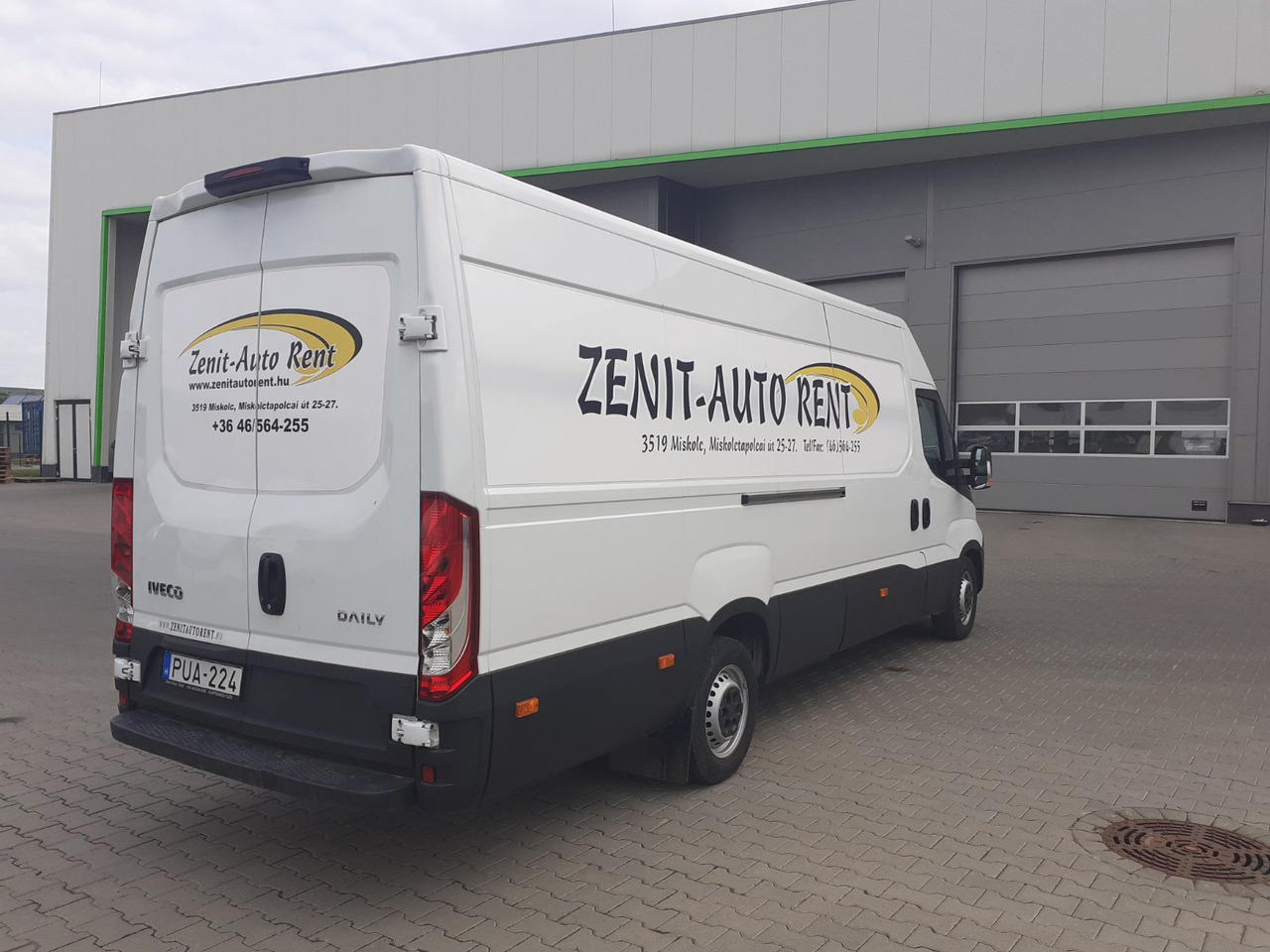 IVECO Daily 35S14 - Closed box van: picture 3 IVECO Daily 35S14 - Closed box van: picture 3