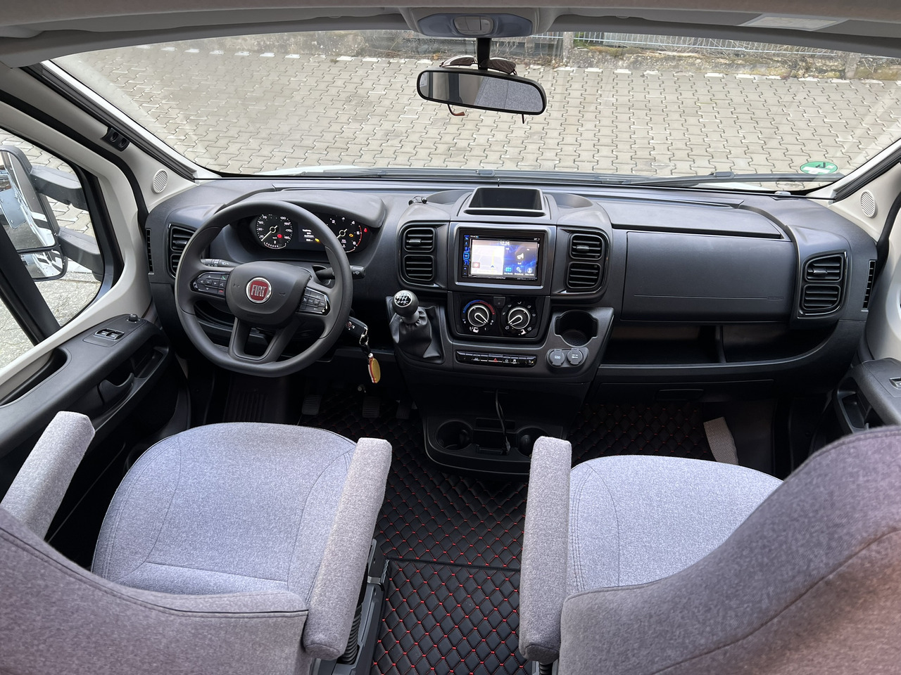 SUNLIGHT T 58 - Semi-integrated motorhome: picture 5 SUNLIGHT T 58 - Semi-integrated motorhome: picture 5