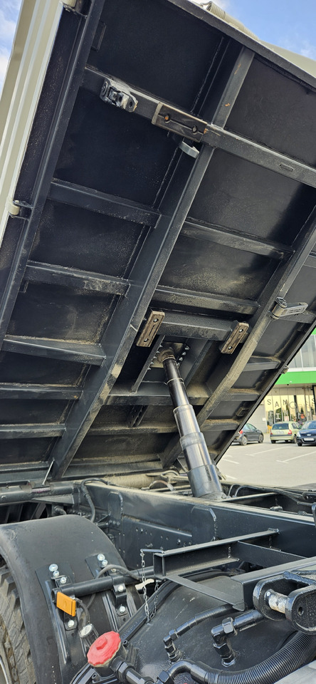 MERCEDES-BENZ Axor 1833 4x4 leasing MERCEDES-BENZ Axor 1833 4x4: picture 10