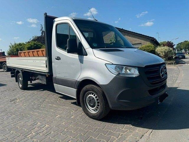 Mercedes-Benz 319 CDI - Open body delivery van: picture 4 Mercedes-Benz 319 CDI - Open body delivery van: picture 4