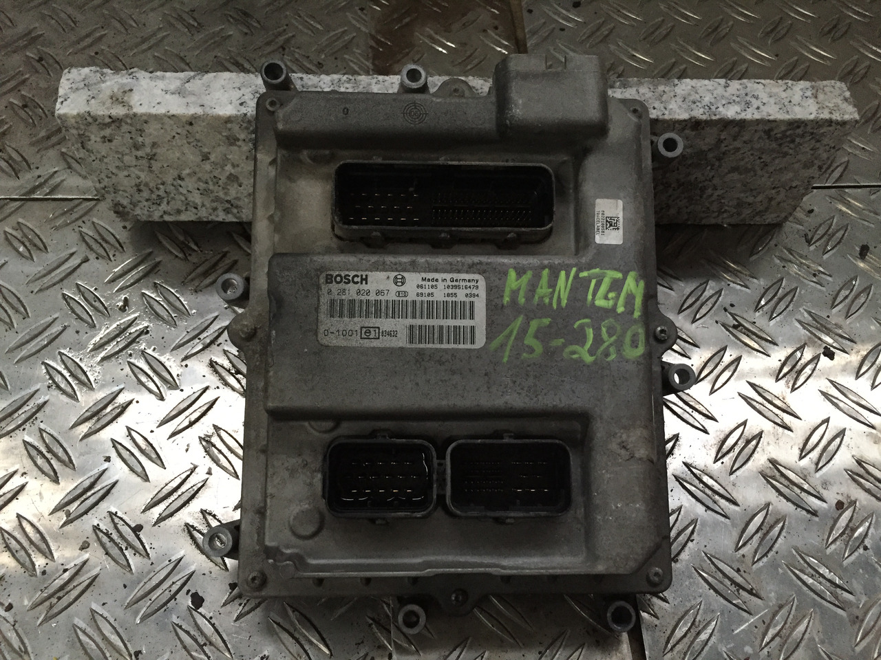 Gebr. Motorsteuergerät MAN TGM 15.280 Artikel - Nr.: 51.25833-7611 Bosch - Nr.: 0281 020 067 - ECU for Truck: picture 1 Gebr. Motorsteuergerät MAN TGM 15.280 Artikel - Nr.: 51.25833-7611 Bosch - Nr.: 0281 020 067 - ECU for Truck: picture 1