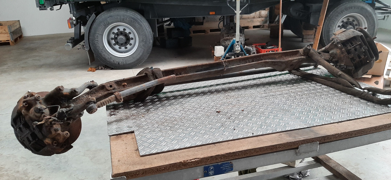 Gebrauchte DB 8.14, Vorderachse, Artikel - Nr. : 81.99999 - 9999 - Front axle for Truck: picture 4 Gebrauchte DB 8.14, Vorderachse, Artikel - Nr. : 81.99999 - 9999 - Front axle for Truck: picture 4