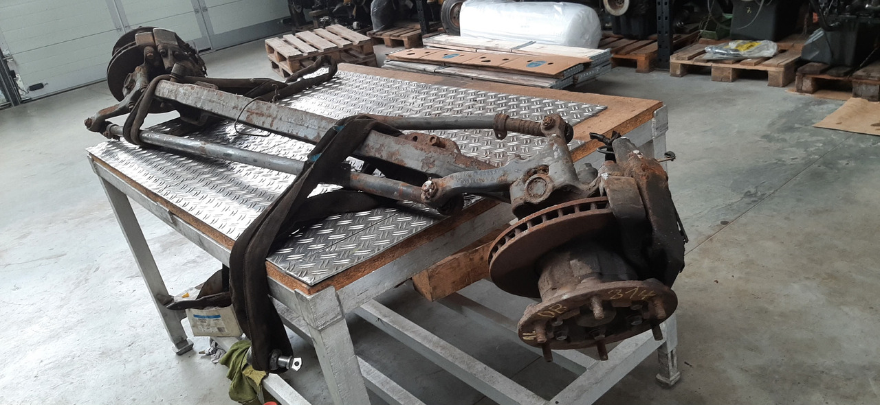 Gebrauchte DB 8.14, Vorderachse, Artikel - Nr. : 81.99999 - 9999 - Front axle for Truck: picture 1 Gebrauchte DB 8.14, Vorderachse, Artikel - Nr. : 81.99999 - 9999 - Front axle for Truck: picture 1