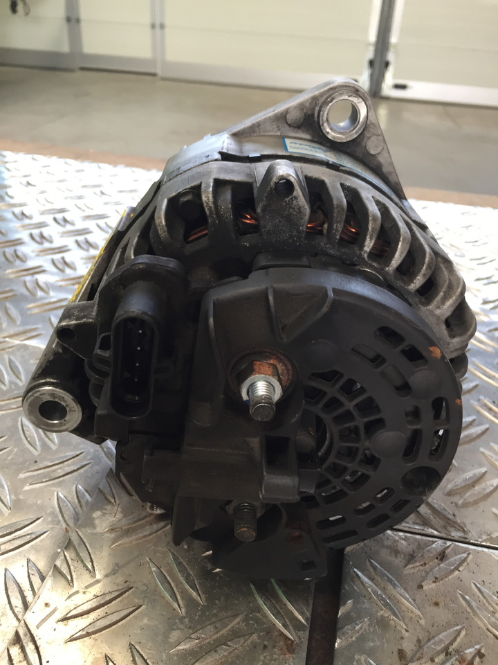 Gebrauchte Lichtmaschine MB Axor 1824, Motor Typ OM 906 LA, Artikel - Nr. : A 012 154 67 02 - Alternator for Truck: picture 3 Gebrauchte Lichtmaschine MB Axor 1824, Motor Typ OM 906 LA, Artikel - Nr. : A 012 154 67 02 - Alternator for Truck: picture 3