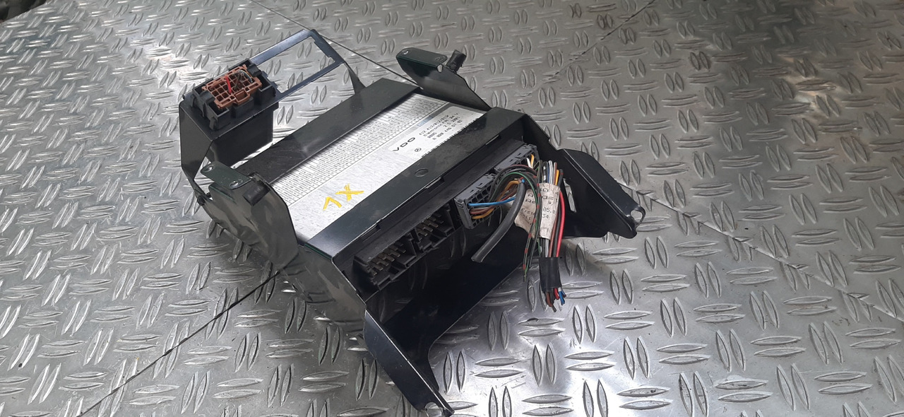 Gebrauchtes MB VDO ABS Motorsteuergerät, Artikel - Nr. : A 000 446 57 02 - ECU for Truck: picture 1 Gebrauchtes MB VDO ABS Motorsteuergerät, Artikel - Nr. : A 000 446 57 02 - ECU for Truck: picture 1